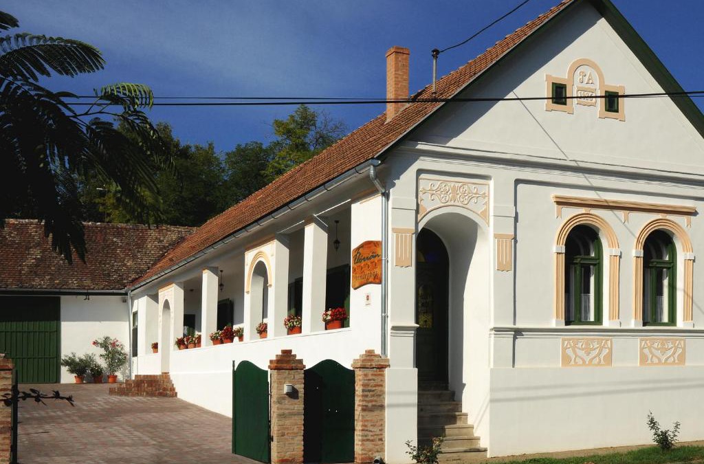 Villanykovesd House | Flórián Vendégház