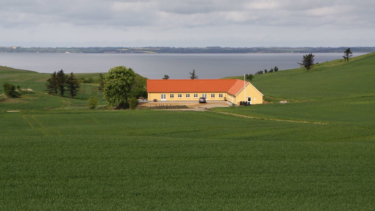 Nykobing Mors House | Flade/Mors. Camp school located located just 400m. to Hanklit and Salgjerhøj.