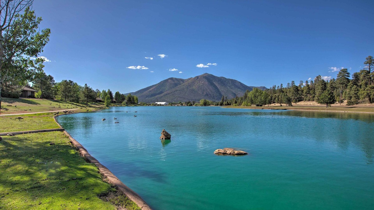 Flagstaff Condo | Flagstaff Condo < 1 Mi to Golfing & Hiking!