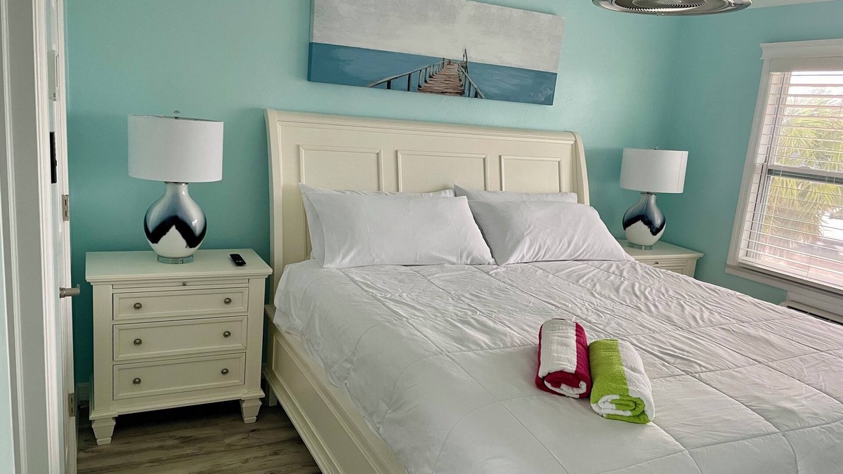 Mid Island Hotel | Flamingo Inn - Standard King
