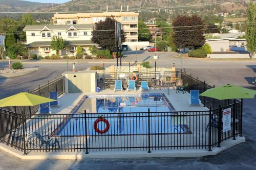 Okanagan-Similkameen Hotel | Flamingo Motel
