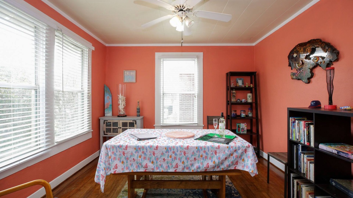 East Pensacola Heights House | Flamingo Pad: Dog Friendly, Downtown, Pensacola Beach!