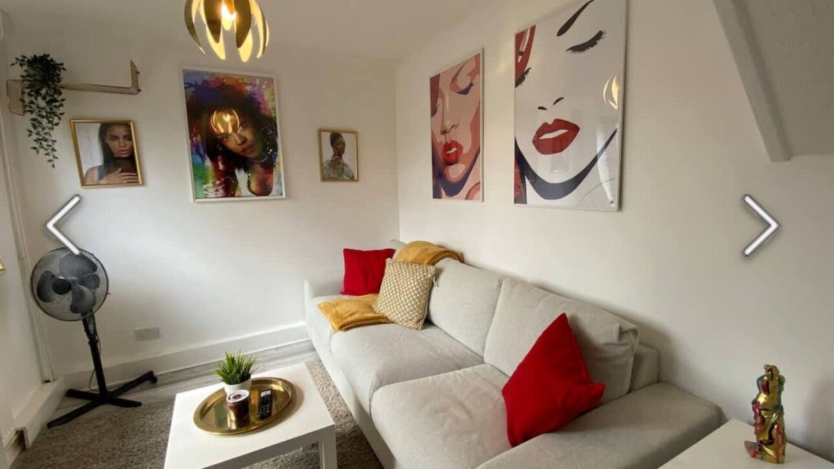 Milton Keynes House | Flamingo Short Let’s Greenleys 4 Bed 2.5 Bath