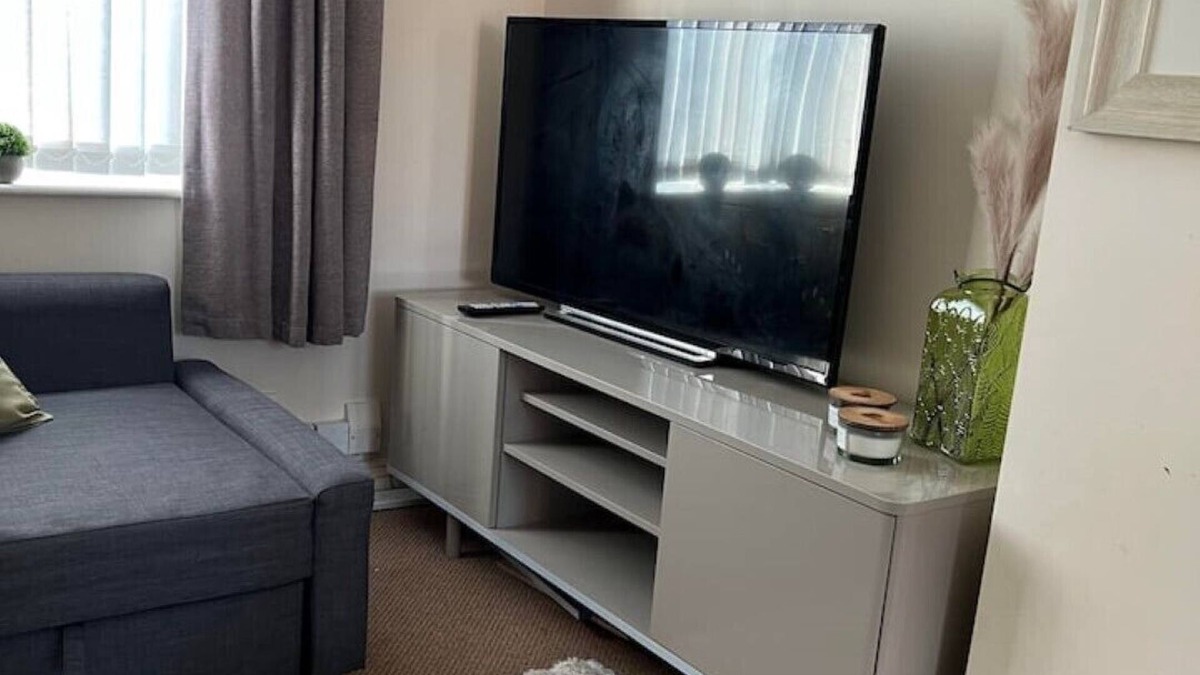 Abingdon Apartment | Flat 1,1 bedroom flat sleeps 4 in Abingdon Oxfordshire