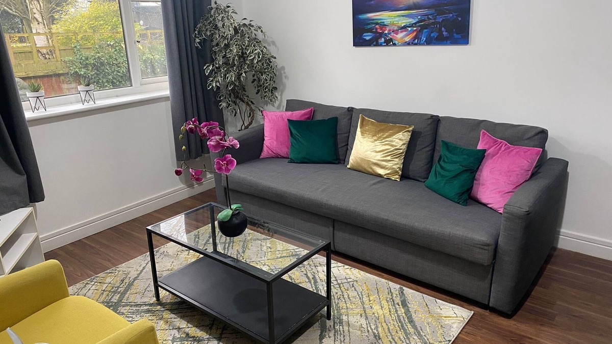 Hinckley Apartment | Flat 10 Ideal 2 Bed Ground Floor Flat With Free Parking