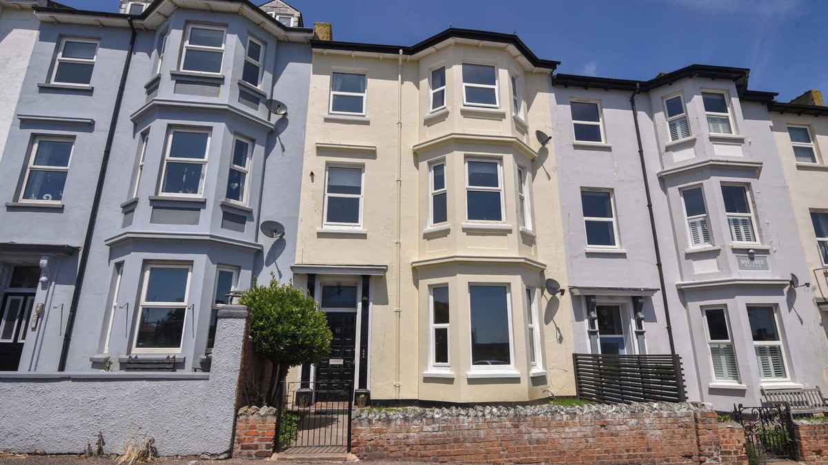 Seaton Cottage | FLAT 2, 10 SEAFIELD ROAD, family friendly in Seaton, Devon