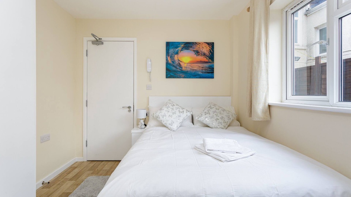 Southampton City Centre Apartment | Flat 2 - Luxury Blackberry Apartments