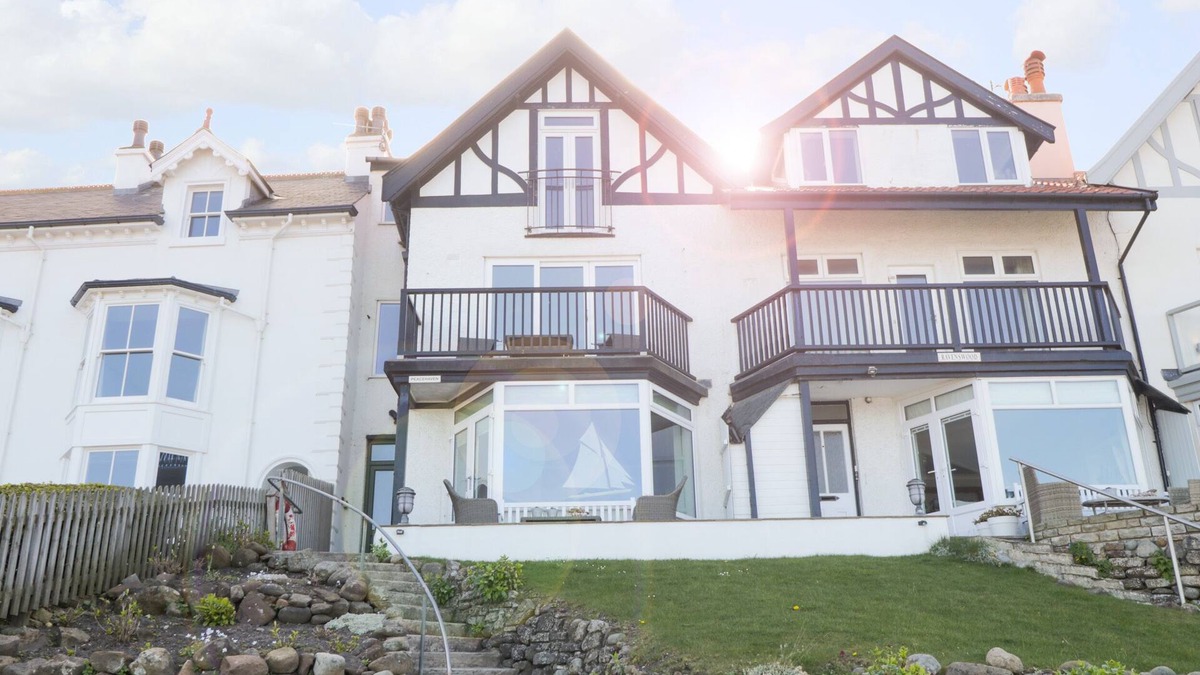 Sandsend Cottage | FLAT 3, PEACEHAVEN, family friendly in Sandsend