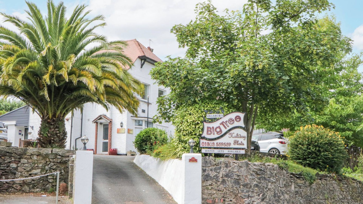 Roundham Cottage | FLAT 4, BIG TREE HOLIDAY FLATS, family friendly in Paignton