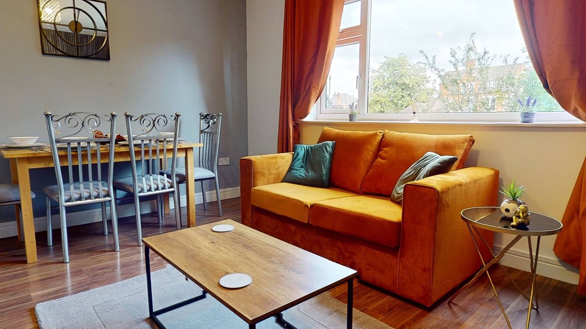 Hinckley Apartment | Flat 9 Stylish 2Bed 1st Floor | Business | Parking | WIFI