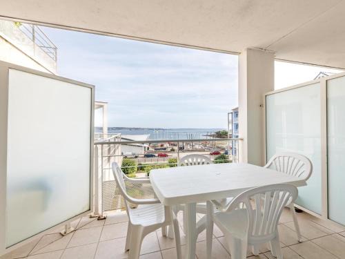 Plougonvelin Apartment | Flat by Pointe St-Mathieu