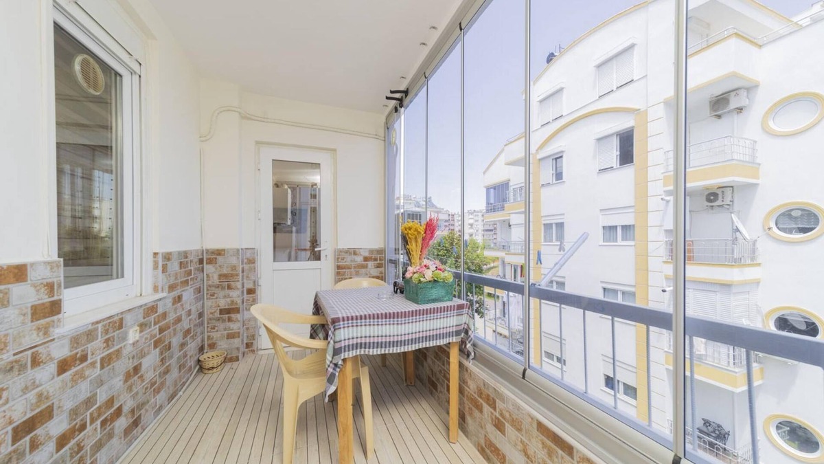 Liman Mahallesi Apartment | Flat Close to Beach with Balcony in Konyaalti