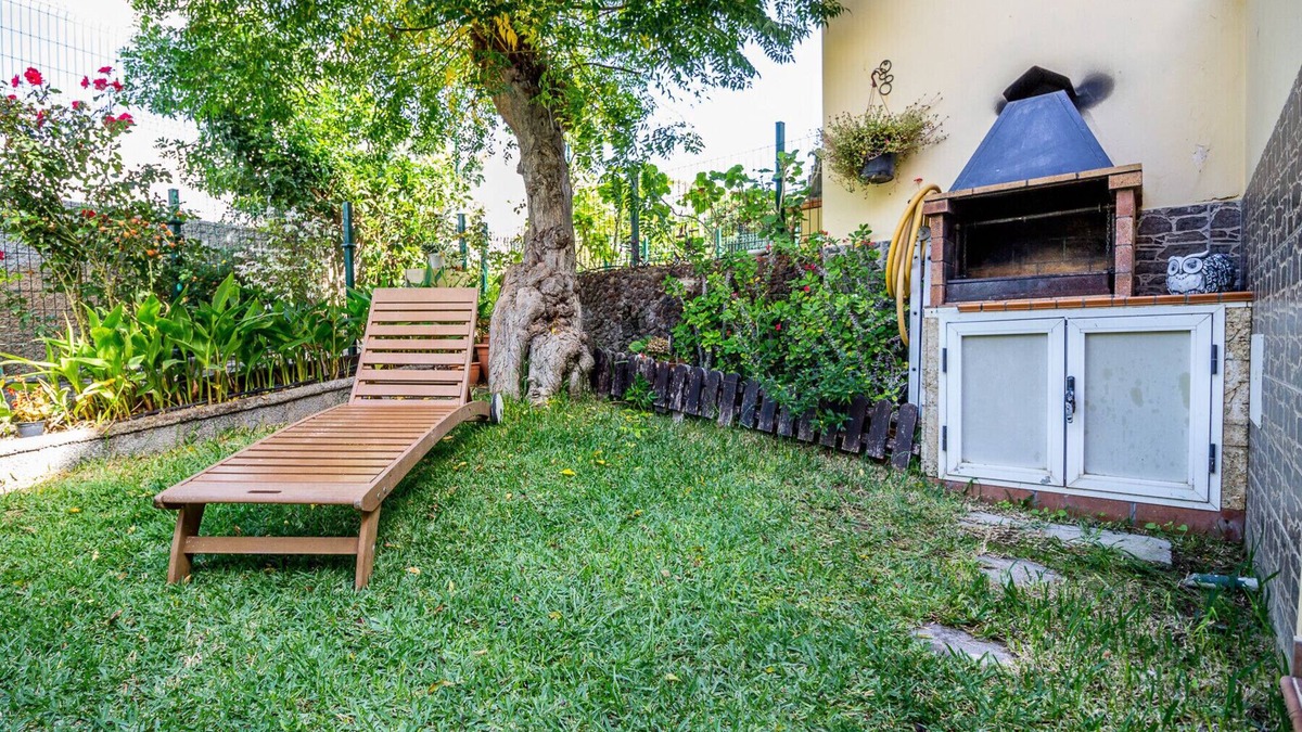 Sonnenland House | Flatguest Villa Martina - BBQ + Pool + Garden
