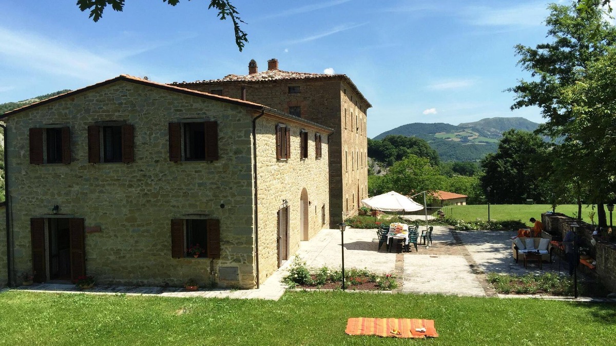 Apecchio Apartment | Flat in Apecchio with private parking