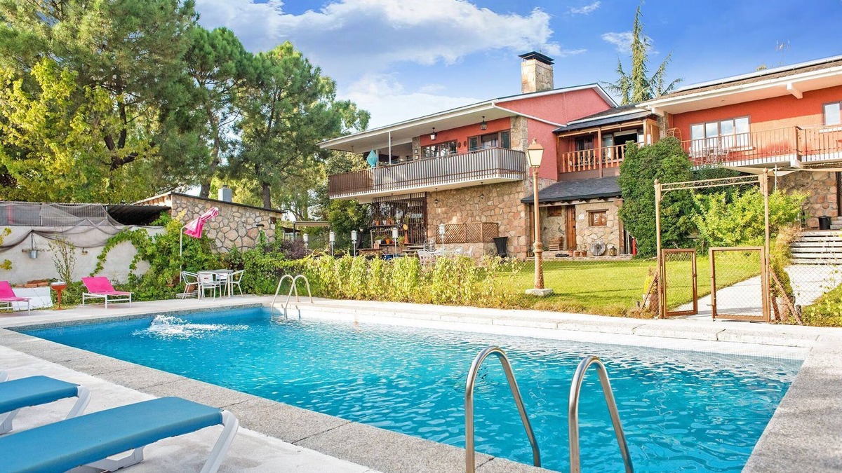 Galapagar Cottage | Flat in Galapagar with Spa and Mountain Views