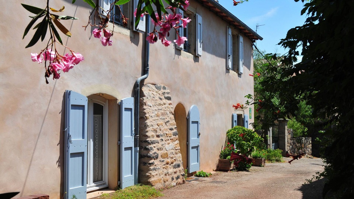Octon House | flat in house of character, 3 ears of corn,Lodgings of France, South of France, near Salagou lake (800 ha), between Larzac and Méditerranean sea