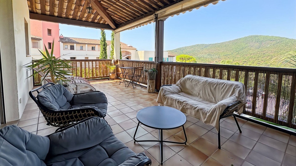 La Rouviere Apartment | Flat in the heart of the golf course, Swimming pool, Tennis court