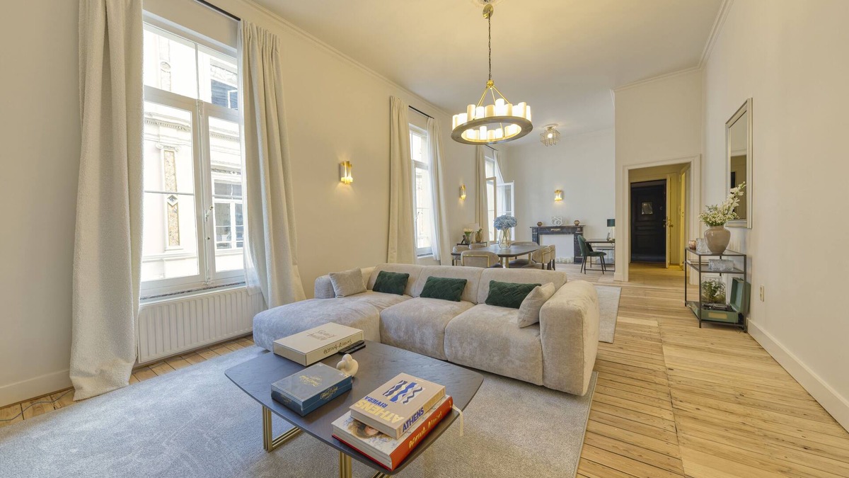 Ilot Sacre Apartment | Flat in the City Centre