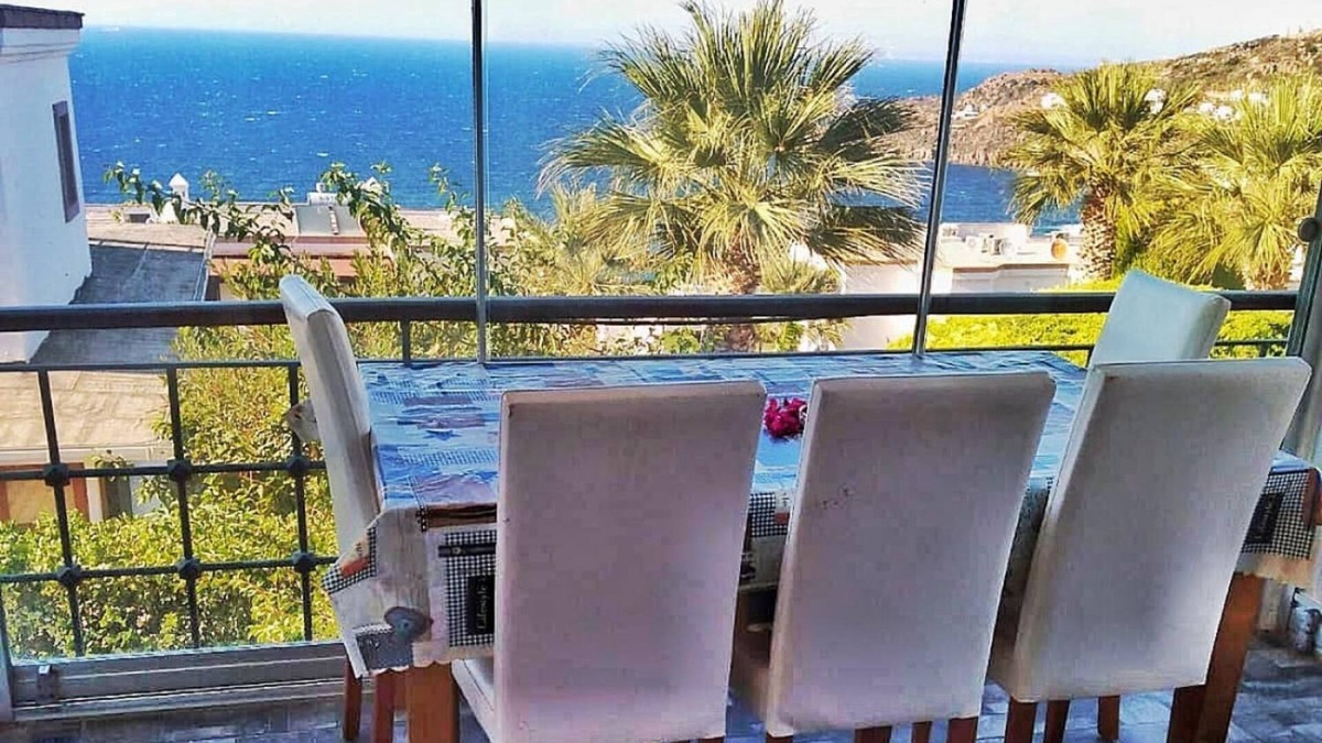 Gundogan Apartment | Flat in Yalikavak with Sea View and Shared Pool
