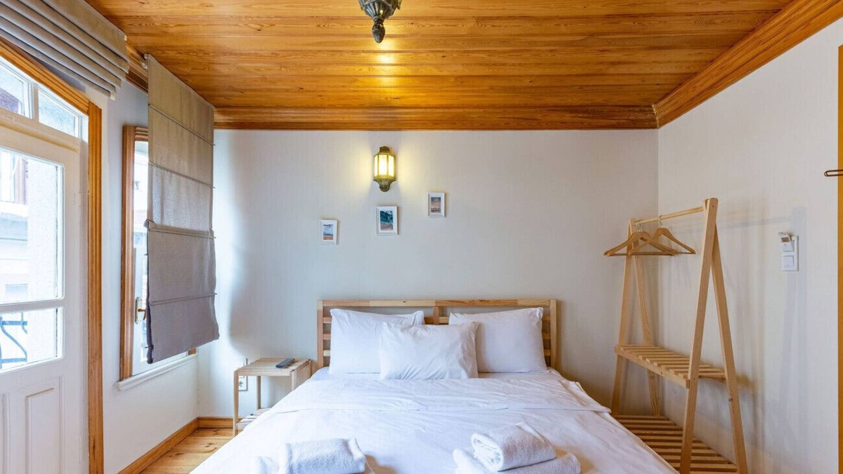 Balat Apartment | Flat near Trendy Attractions in Balat, Fatih