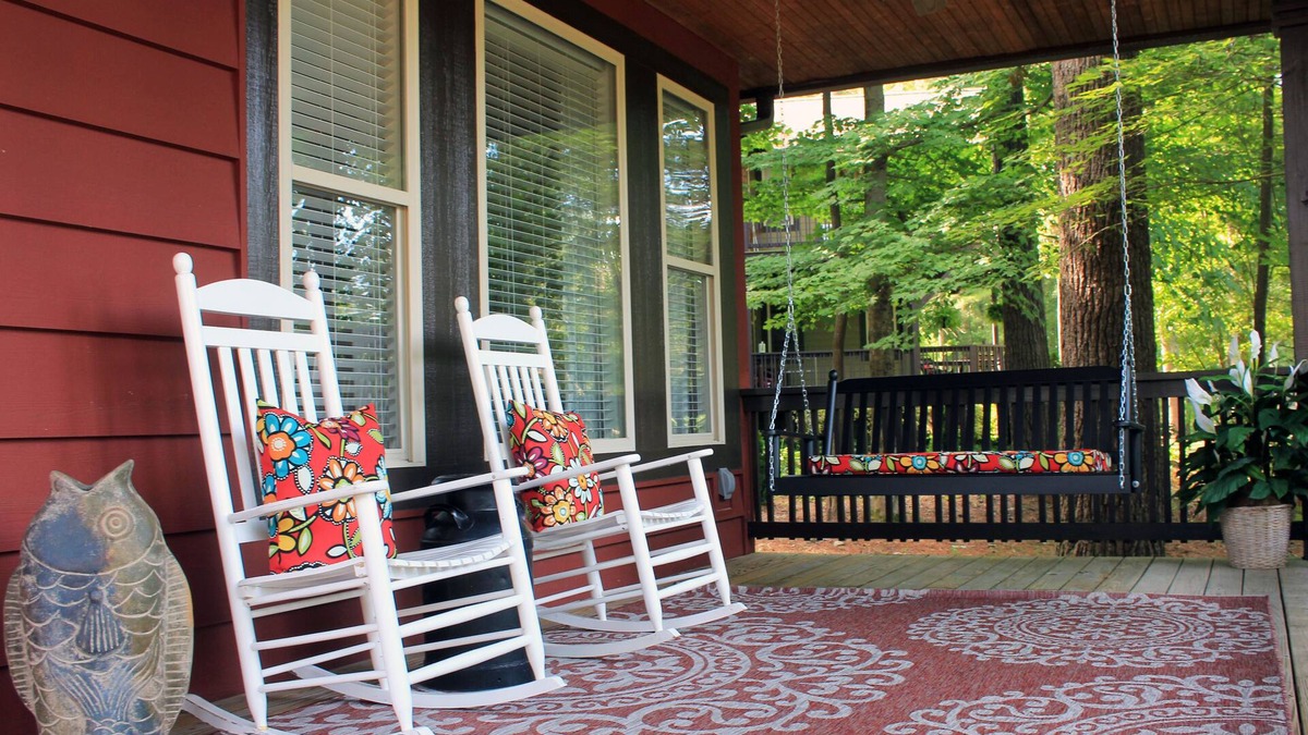 Flat Rock House | Flat Rock Cottage on Beautiful Highland Lake
