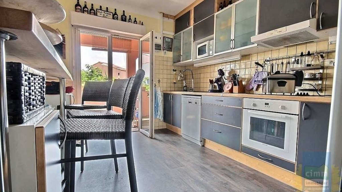 Portiragnes-Plage Apartment | Flat sleeps 6, 100 meters from the beach, close to all shops
