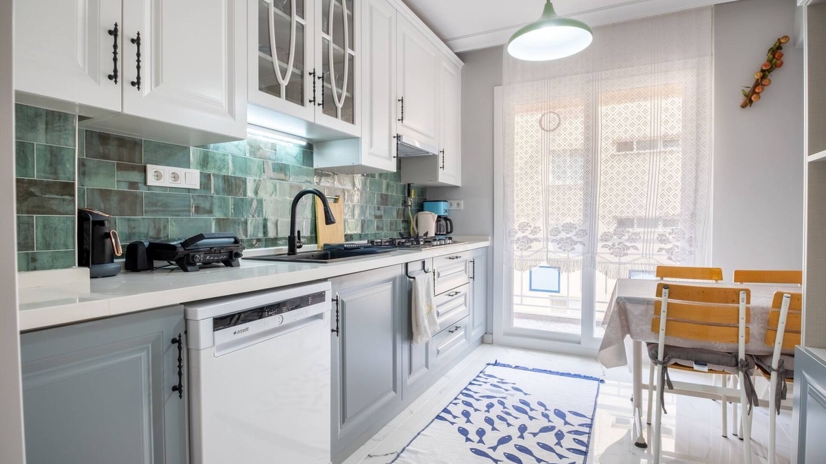 Bornova Apartment | Flat w Balcony 10 min to Forum Bornova and Metro