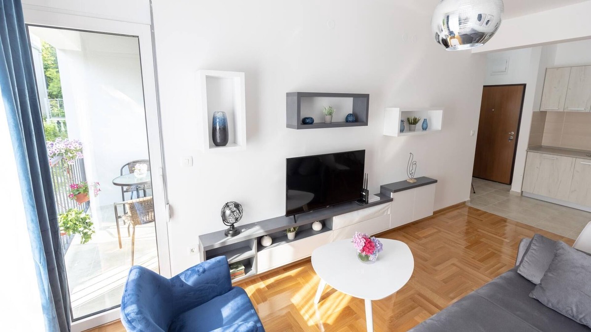 Velji Vinogradi Apartment | Flat w Balcony 3 min to Beach Near Budva Old Town