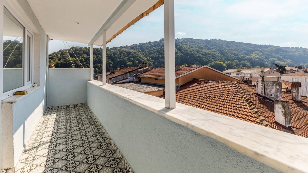 Sariyer Apartment | Flat w Balcony 5 min to Coast and Ferry in Sariyer