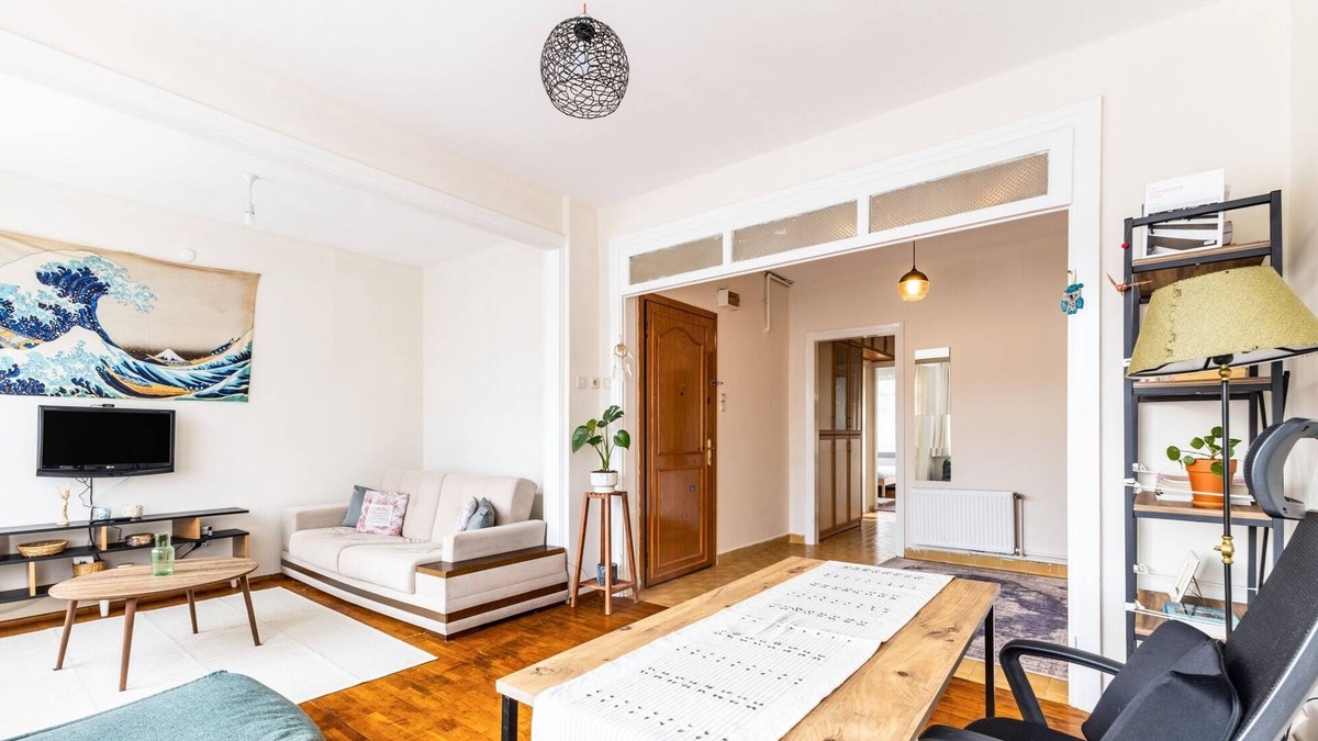 Moda Apartment | Flat w Balcony in Central Kadikoy Near Bull Statue