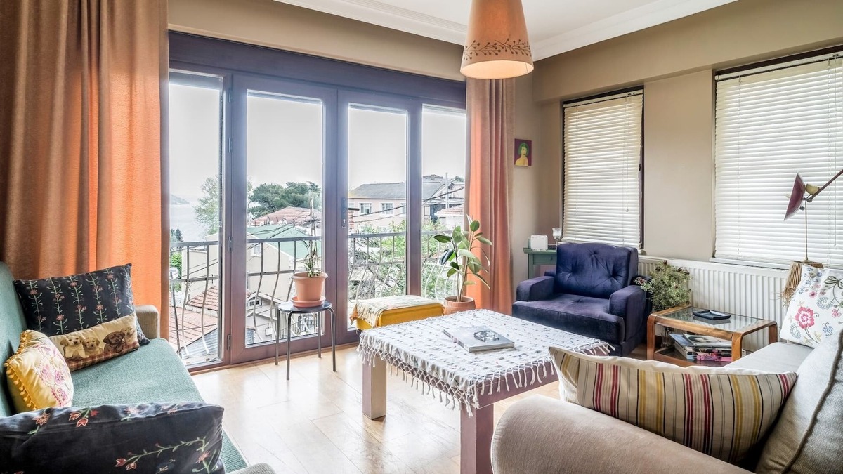 Sariyer Apartment | Flat w Bosphorus View, 15 min to Vadistanbul Mall