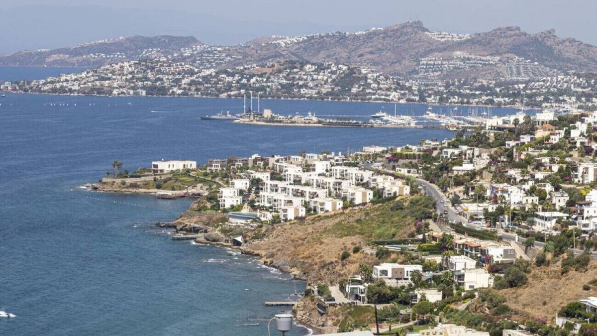 Geris Apartment | Flat w Garden and Terrace, 5 min to beach