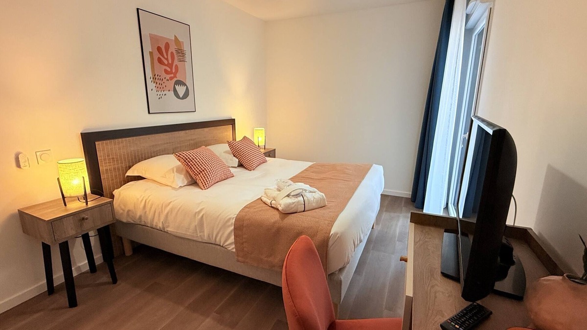 Carcassonne Apartment | Flat with 1 bedroom and bathroom