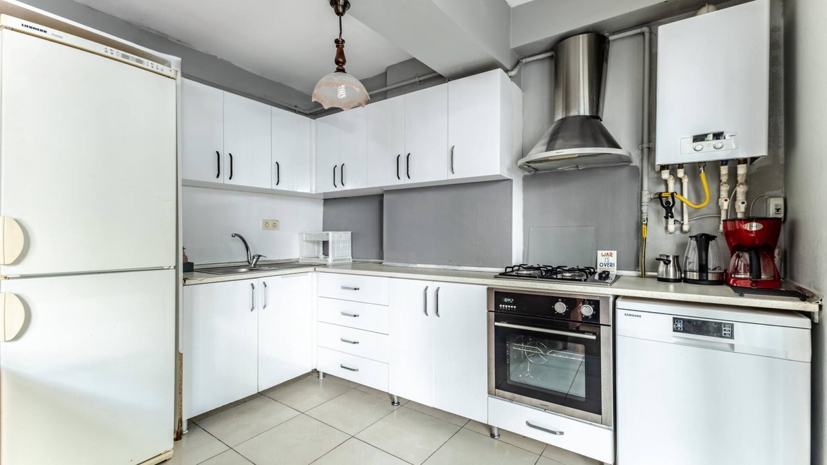 Maltepe Apartment | Flat with Backyard 6 min to Bostanci Show Center