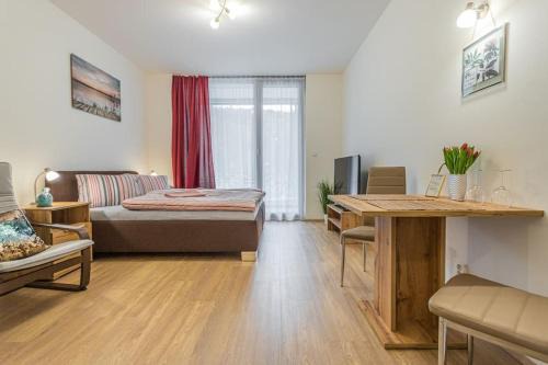 Kosire Apartment | Flat with Bathtub & Balcony, only 12min Centrum, 200Mb WIFI