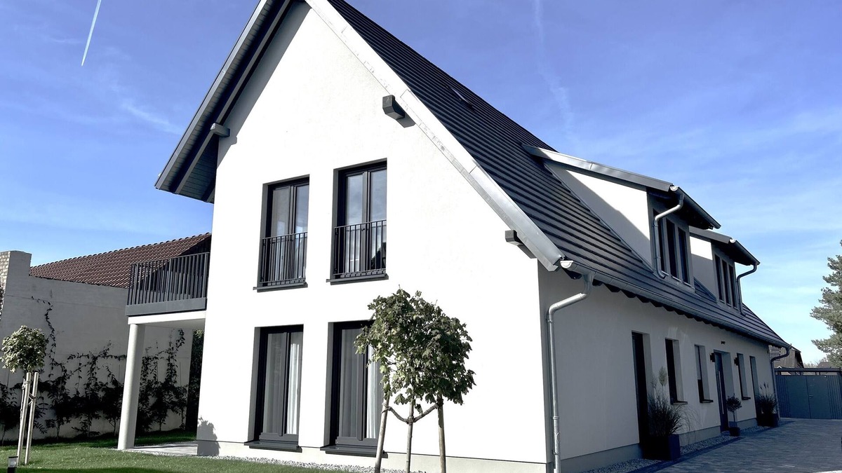 Burg Apartment | Flat with bedroom, kitchen and terrace