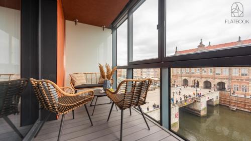 Gdansk City Center Apartment | Flatbook - Deo Plaza Riverside Prestige with Parking Included
