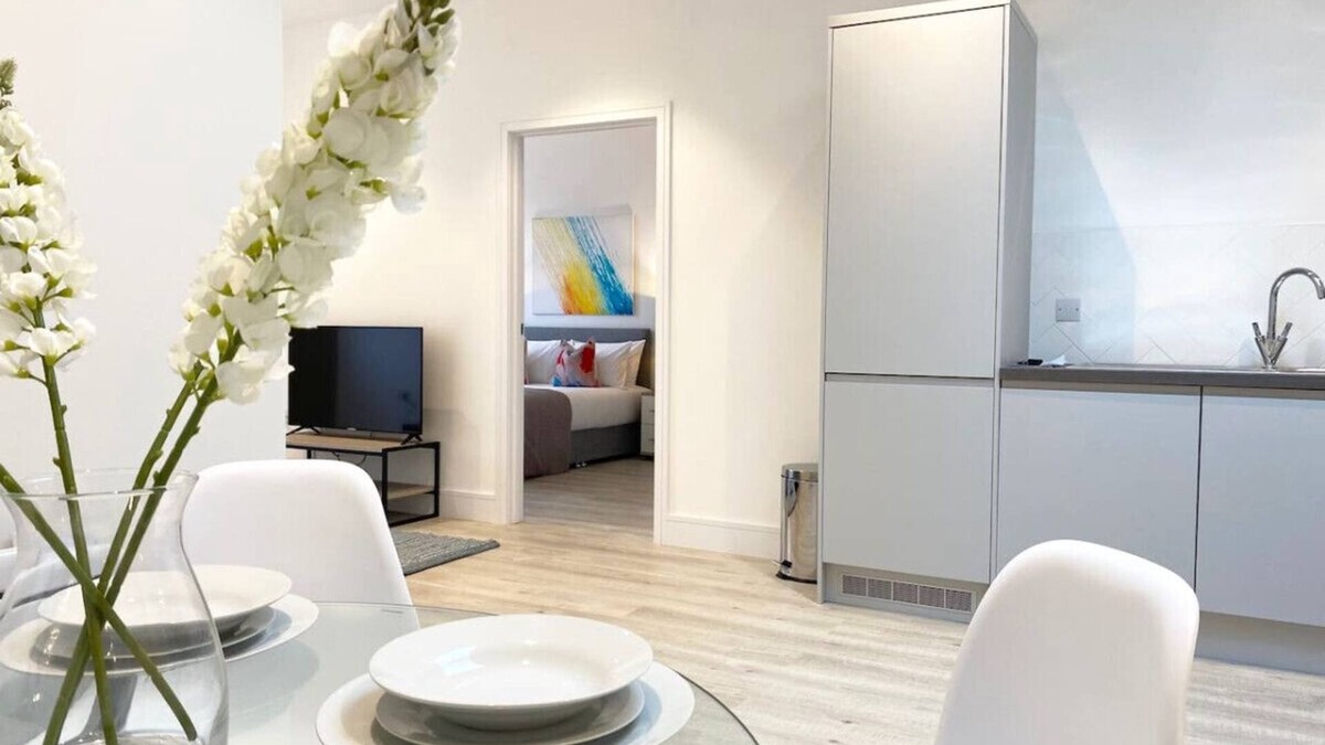 Fleet Apartment | Fleet Heights Apartment One