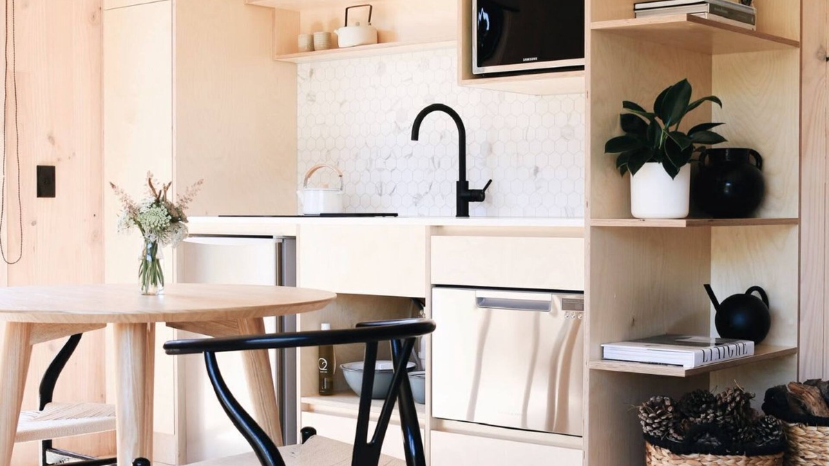 Waiheke Island Apartment | Fleetwood Studio - Unit Two