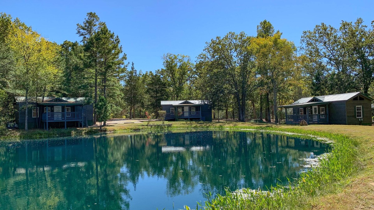 Leasburg Cabin | Fletcher's Village Group Cabin rental near Meramec River.