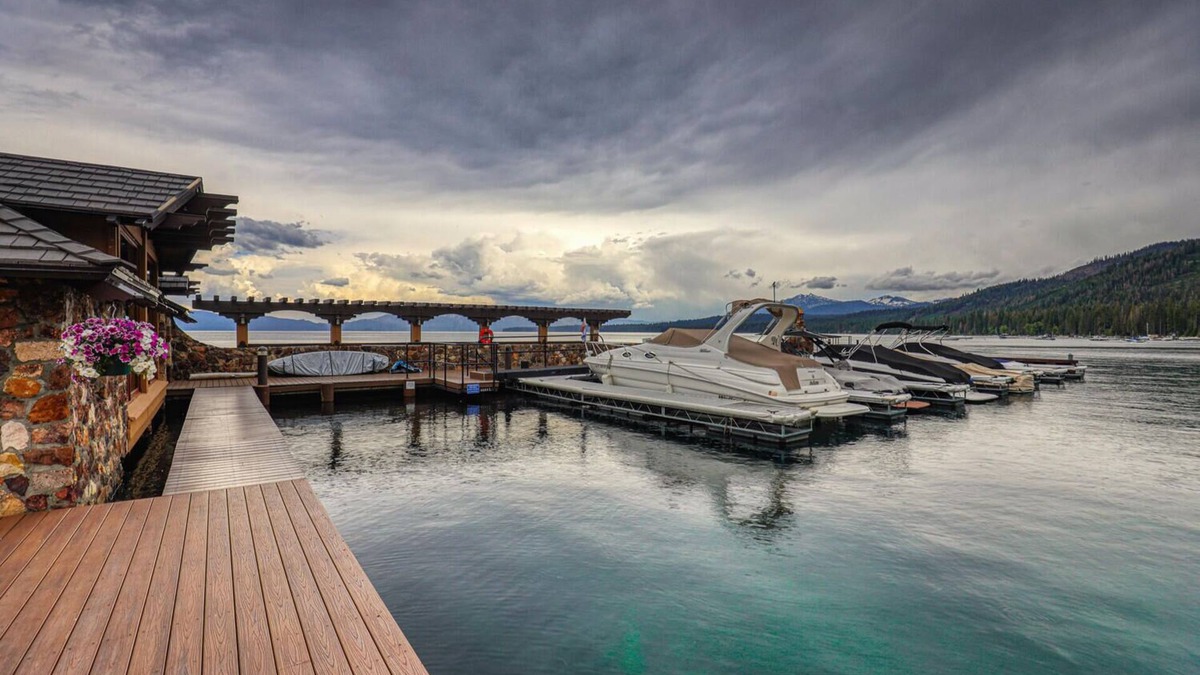 Tahoe Pines House | Fleur Du Lac 21 By Tahoe Getaways - Lakefront Monthly Rental with Pool, Tennis, Gym, Boat Slip