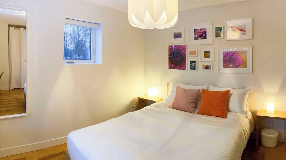 Shefford Apartment | FLEURS Room – Cozy & Eco-Friendly Stay around Mt. Shefford, FLEURS Room – Zen & Nature-Inspired Spac