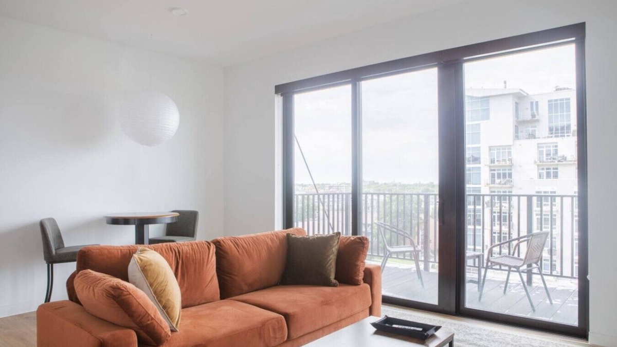 East Town Apartment | Flexhome East Side 1BR NO8 - Balcony+Pool+Gym