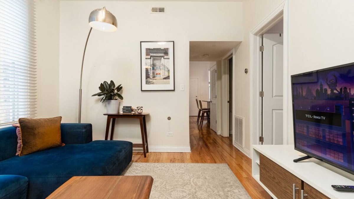 Wicker Park Apartment | Flexhome Wicker Park 2BR DV3