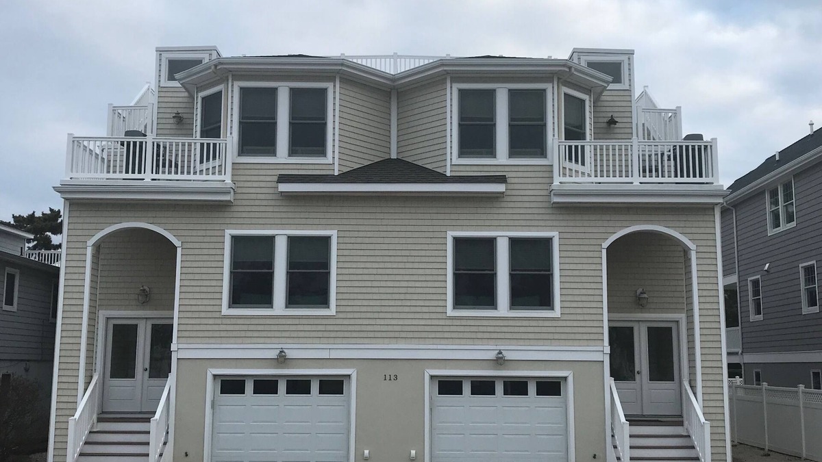 North Beach Haven House | Flexible Good weeks Avail. 6 HOUSES TO BEACH 4 BR 3.5Bath,PingPong,Beach Badges