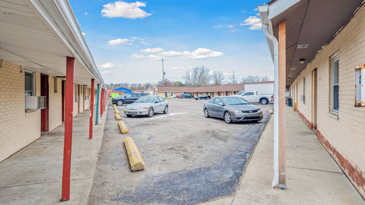 Flint Hotel | Flint Motel by OYO MI Near I-475