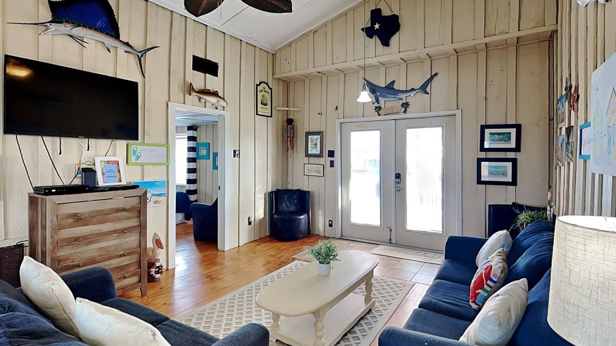 Bermuda Beach House | Flip Flop Beachside | Community Pool & Beach Access!