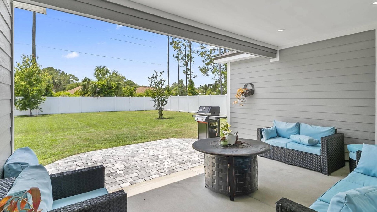 Palm Harbor House | Flip Flop Hideaway | Close To The Beach | Dog Friendly | Palm Coast
