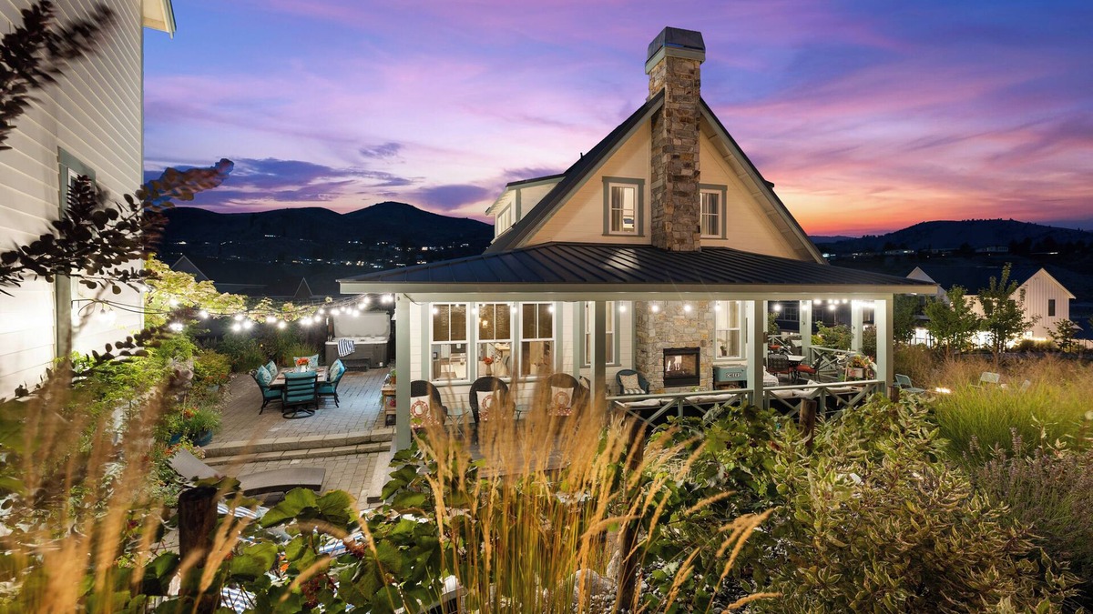 Chelan House | Flip Flops & Snow Shoes at The Lookout at Lake Chelan