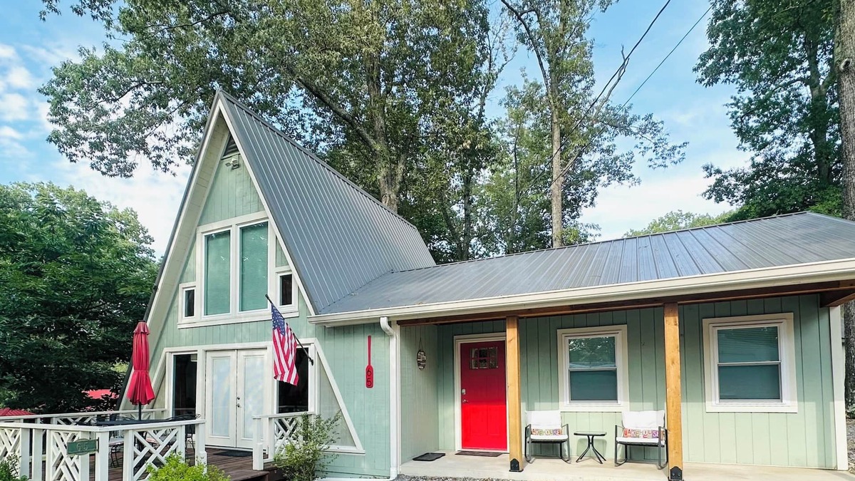 Springville Cabin | Float On Inn- Cabin at Kentucky Lake - Pet Friendly